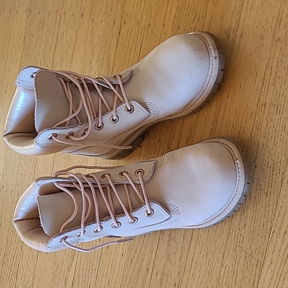 Leather Timberland boots, brand new.